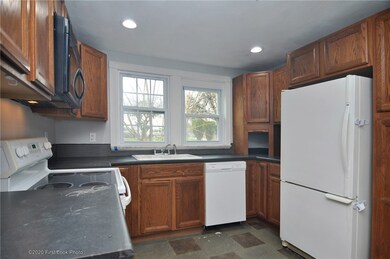 127 Hillwood St, Cranston, RI 02920 - photo 4