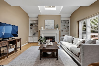 2086 Hallmark Ct, Wheaton, IL 60187 - photo 4