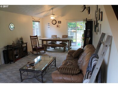 6771 E St, Springfield, OR 97478 - photo 6