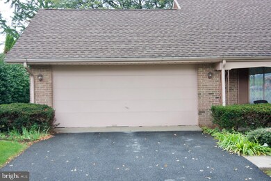 2803 Saint Albans Dr, Reading, PA 19608 - photo 7