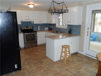 52 Cole Ave, Warwick, RI 02886 - photo 3