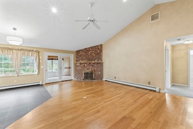 13 Deacon St, Northborough, MA 01532 - photo 6