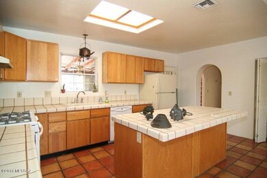 unlisted-address, Tucson, AZ 85719 - photo 4