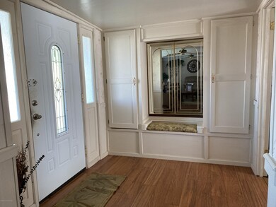 405 Osprey foyer2