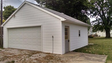 424 W Third (3rd) St, Port Clinton, OH 43452 - photo 3