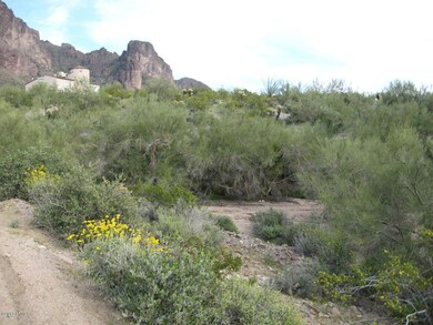 land on lost dutchman 005