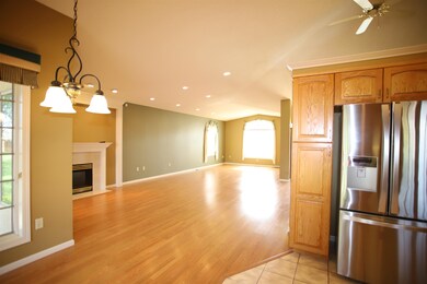 909 15 1 2 Ave SE, Minot, ND 58701 - photo 3