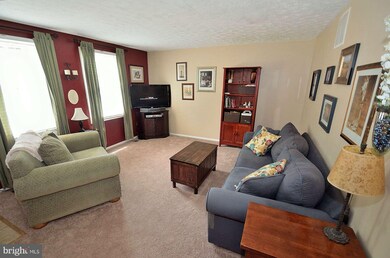 8104 Parkdale Ct, Springfield, VA 22153 - photo 3