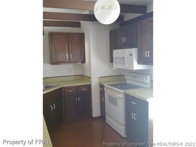 609 Missenburg Ct, Fayetteville, NC 28314 - photo 3