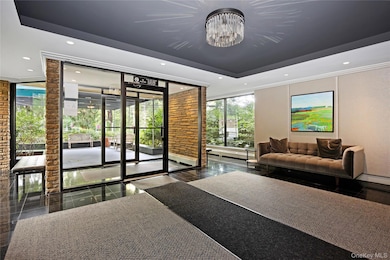 Wellesley Gardens unit 5C, Douglaston, NY 11363 - photo 2