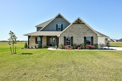View of front of home featuring a front yard