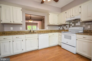 11544 Summer Oak Dr, Germantown, MD 20874 - photo 2