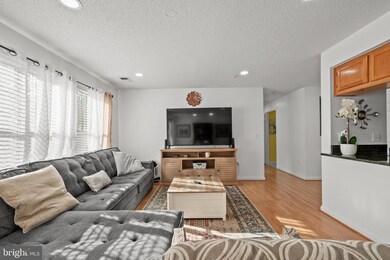 14201 Woolen Oak Ct unit 4, Silver Spring, MD 20906 - photo 2