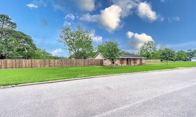 1512 County Road 141, Alvin, TX 77511 - photo 4