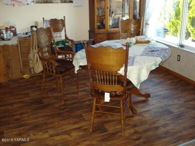 244 Blossom Dr, Moxee, WA 98936 - photo 5