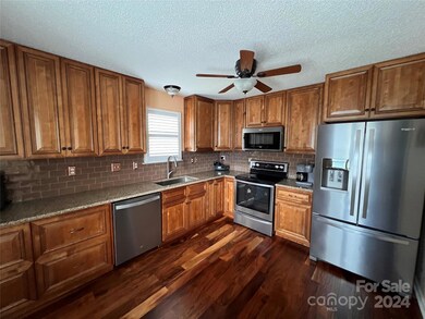 3301 Blue Goose Ct, Hendersonville, NC 28792 - photo 6