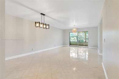 900 SW 125th Way unit R304, Pembroke Pines, FL 33027 - photo 4