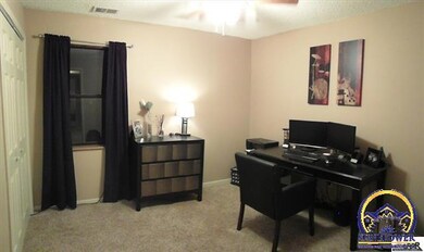 2801 SW Prairie Rd unit 2, Topeka, KS 66614 - photo 3