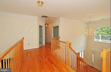 1912 Prices Ln, Alexandria, VA 22308 - photo 2