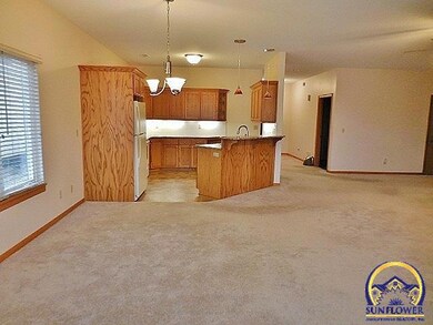 4542 SW Crenshaw Dr, Topeka, KS 66610 - photo 4
