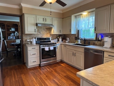 1520 Pasadena Dr, Erie, PA 16505 - photo 2