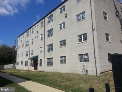 210 43rd Rd NE unit 103, Washington, DC 20019 - photo 2