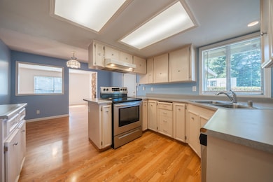 1153 Ruthie Ln, Redding, CA 96002 - photo 2