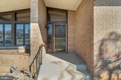 295 E Market St, Palmyra, PA 17078 - photo 3