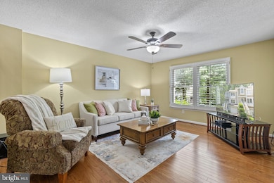 1406 Newport Spring Ct, Reston, VA 20194 - photo 4