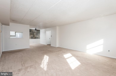 131 Woodstream Dr, Norristown, PA 19403 - photo 7