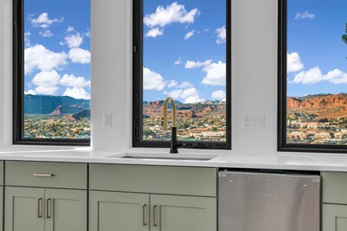 950 W Cir St George UT 84770-large-007-0