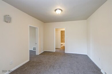 2431 SE 8th St, Des Moines, IA 50315 - photo 4