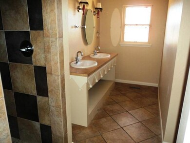 1937 N Broadway Ave, Shawnee, OK 74804 - photo 6