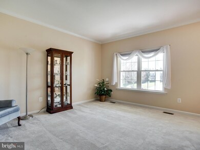 210 Dearbourne Ct, Owings, MD 20736 - photo 5