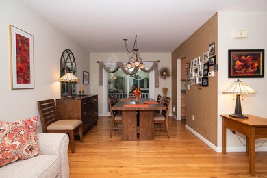 19 Chestnut Ct, Rensselaer, NY 12144 - photo 4