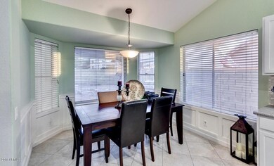 6 Dining Wainscot