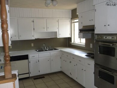 1301 Harvey Dr, Wichita Falls, TX 76302 - photo 3