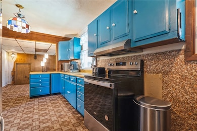 921 3rd Ave NE, Oelwein, IA 50662 - photo 6