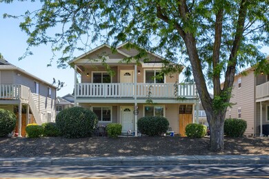 632/634 Valley Heart Ln, Central Point, OR 97502 - photo 2