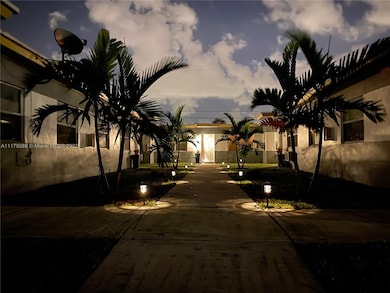 2300 Douglas St unit 7, Hollywood, FL 33020 - photo 3