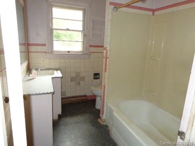 654 N Bost St unit 14, Statesville, NC 28677 - photo 6