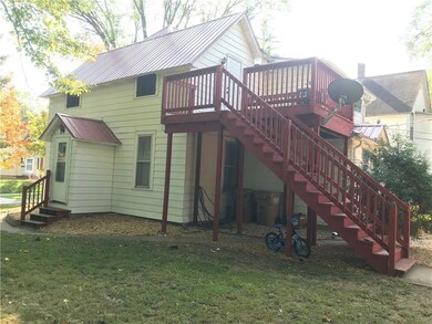 Upper unit side and rear entrance, upper level dec