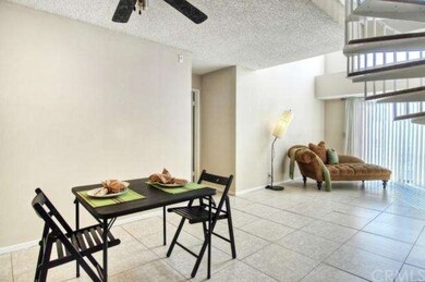 Dining area can seat 6
