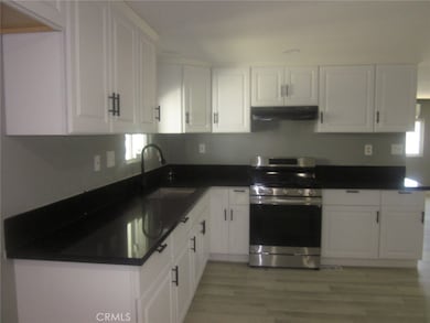 332 N Lyon Ave unit 111, Hemet, CA 92543 - photo 5