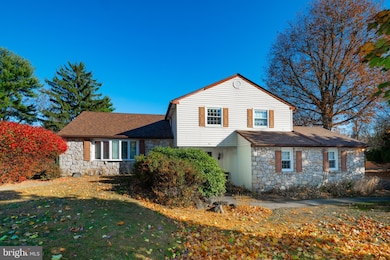 1 Granary Ct, Southampton, PA 18966 - photo 2