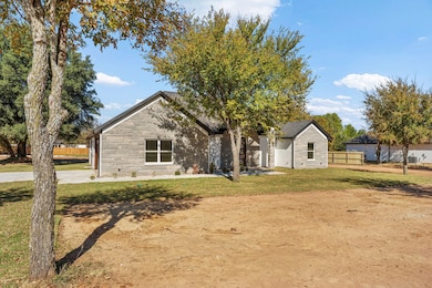 1508 Ports o Call Ct, Granbury, TX 76048 - photo 2