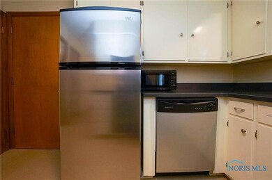 305 Warrington Ave, Findlay, OH 45840 - photo 7