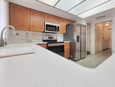 4136 W Seldon Ln, Phoenix, AZ 85051 - photo 4