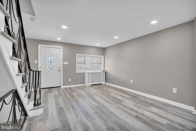 7039 Clover Ln, Upper Darby, PA 19082 - photo 3