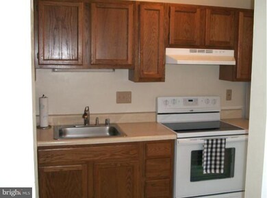 826 W Spring Meadow Ct, Edgewood, MD 21040 - photo 2